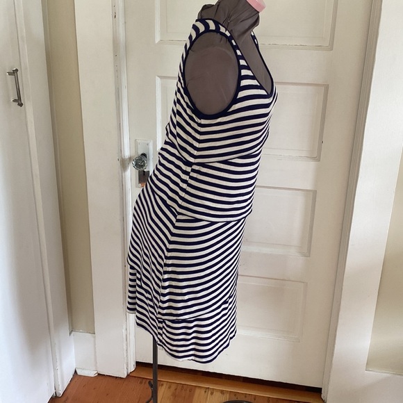 Design History Medium - Picture 2 of 4